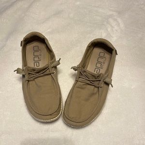 Hey Dude Shoes Wendy sz 7